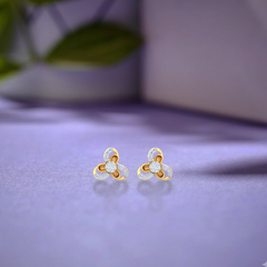 Gold & Diamond Women Floral Stud Earring KRC40634E