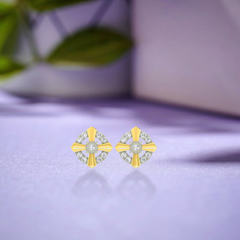 Gold & Diamond Women Stud Earring KRC40717E