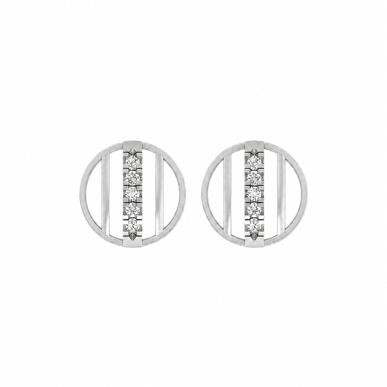 White gold and diamond round-shaped stud earring on a white background.