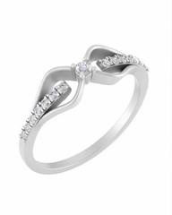 महिलाओं के लिए 18K गोल्ड और डायमंड बैंड रिंग KRE10511