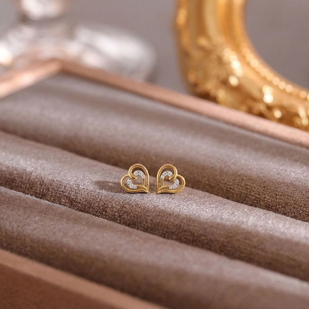 Gold & Diamond Women Heart-Shaped Stud Earring KRC40573E