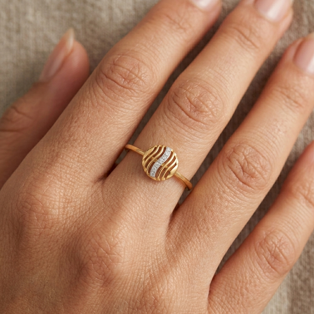 Gold & Diamond Halo Ring For Women KRB10106