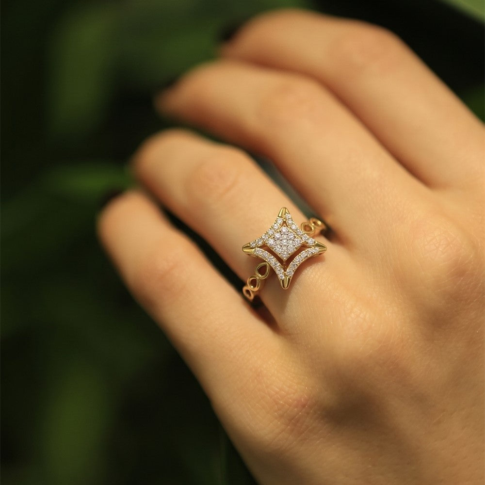 Gold & Diamond Cluster Ring For Women KRC10557