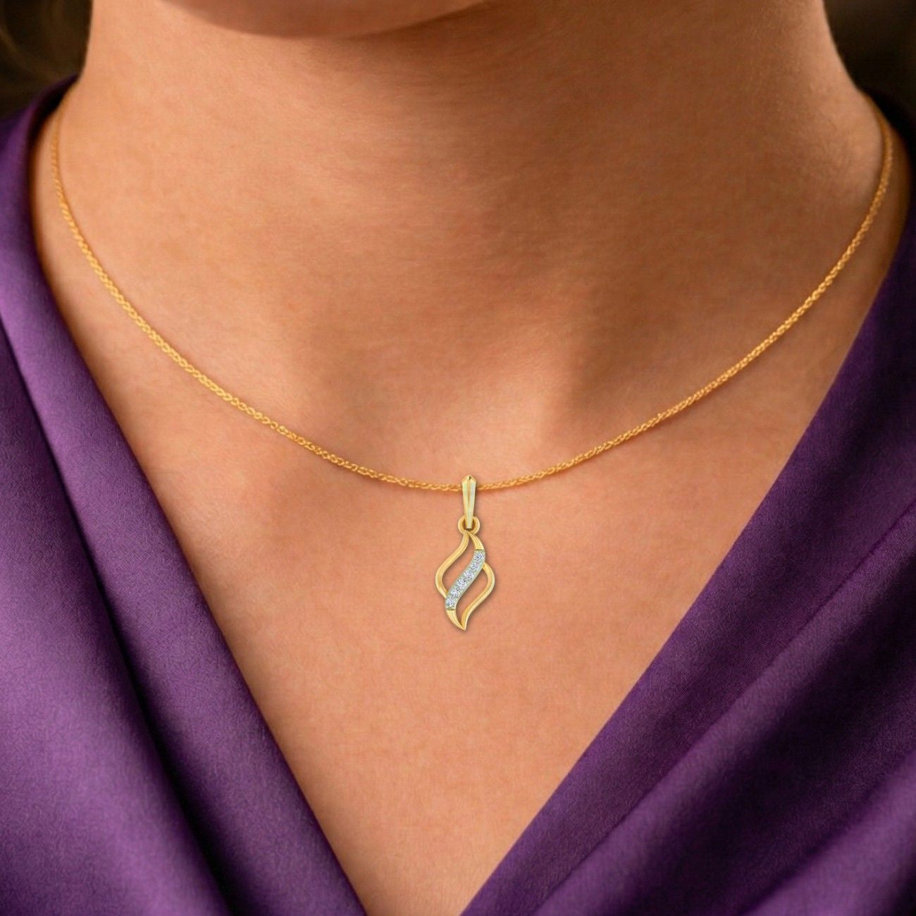Gold and diamond pendant for women