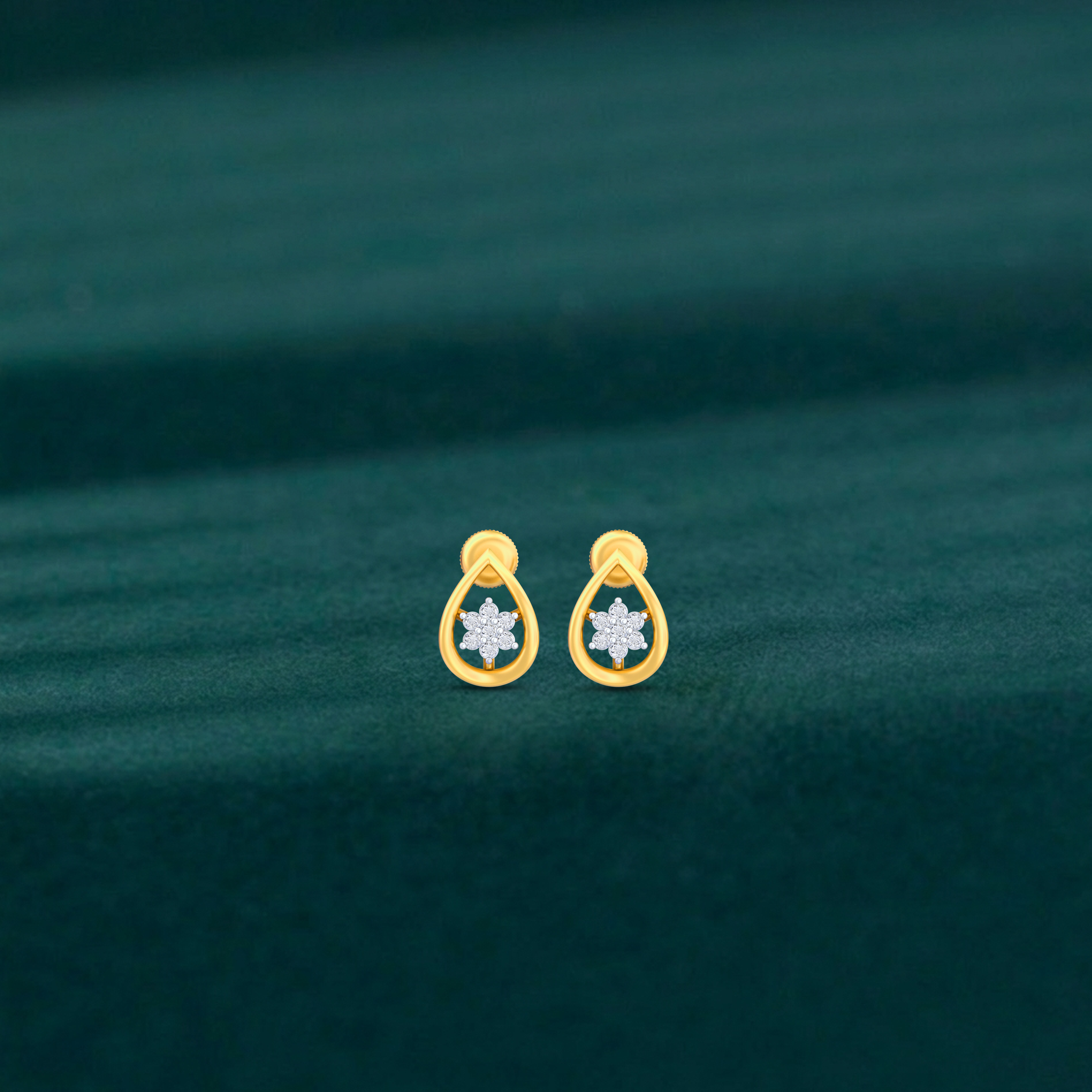 Yellow Gold Diamond Earring | under 40k 
