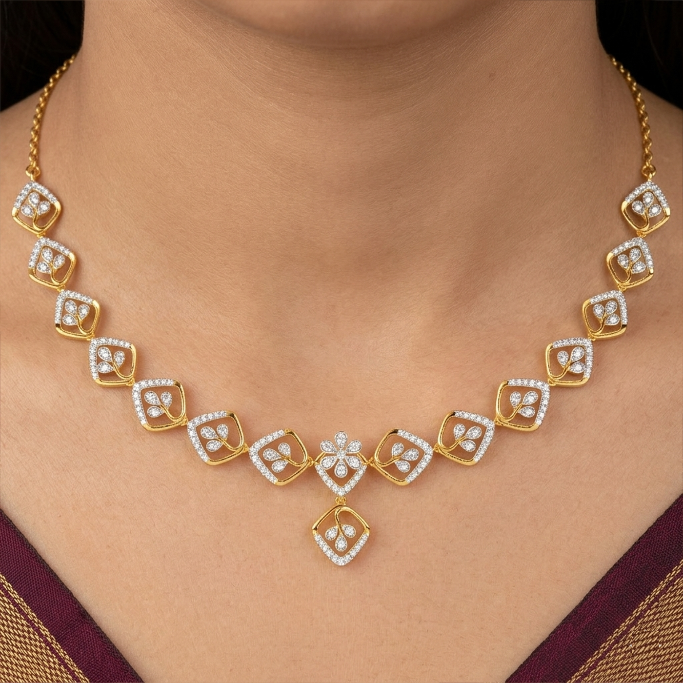 14K गोल्ड और डायमंड डेलीवियर नेकलेस सेट KRH44126N