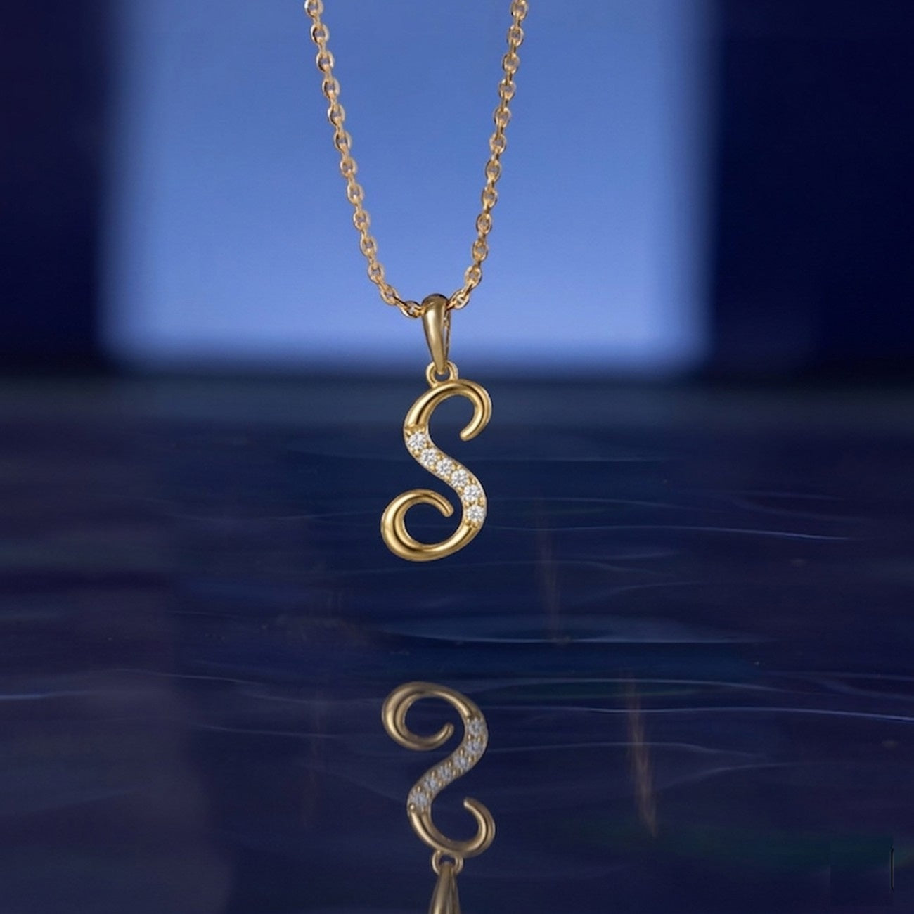 Stylish pendant necklace crafted with gold and diamonds.