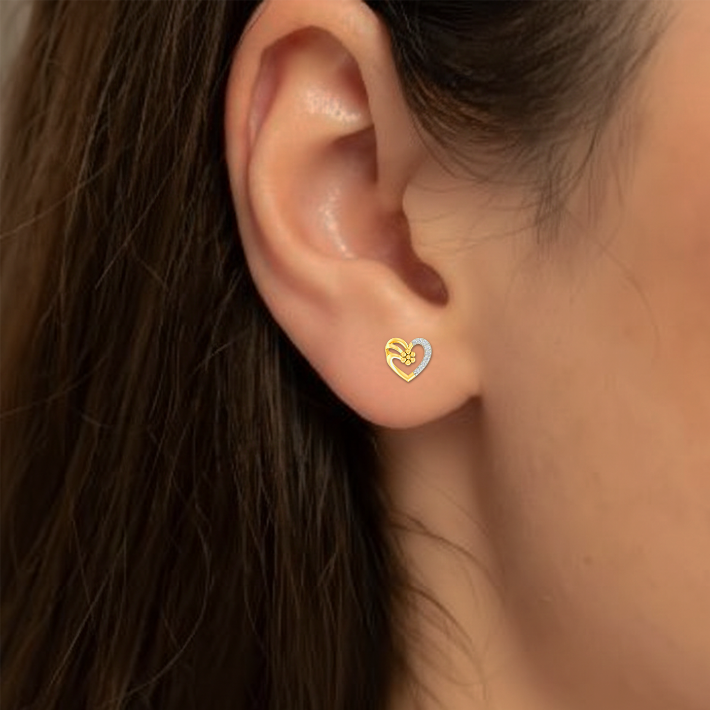 Gold & Diamond Women Heart-Shaped Stud Earring KRC40568E