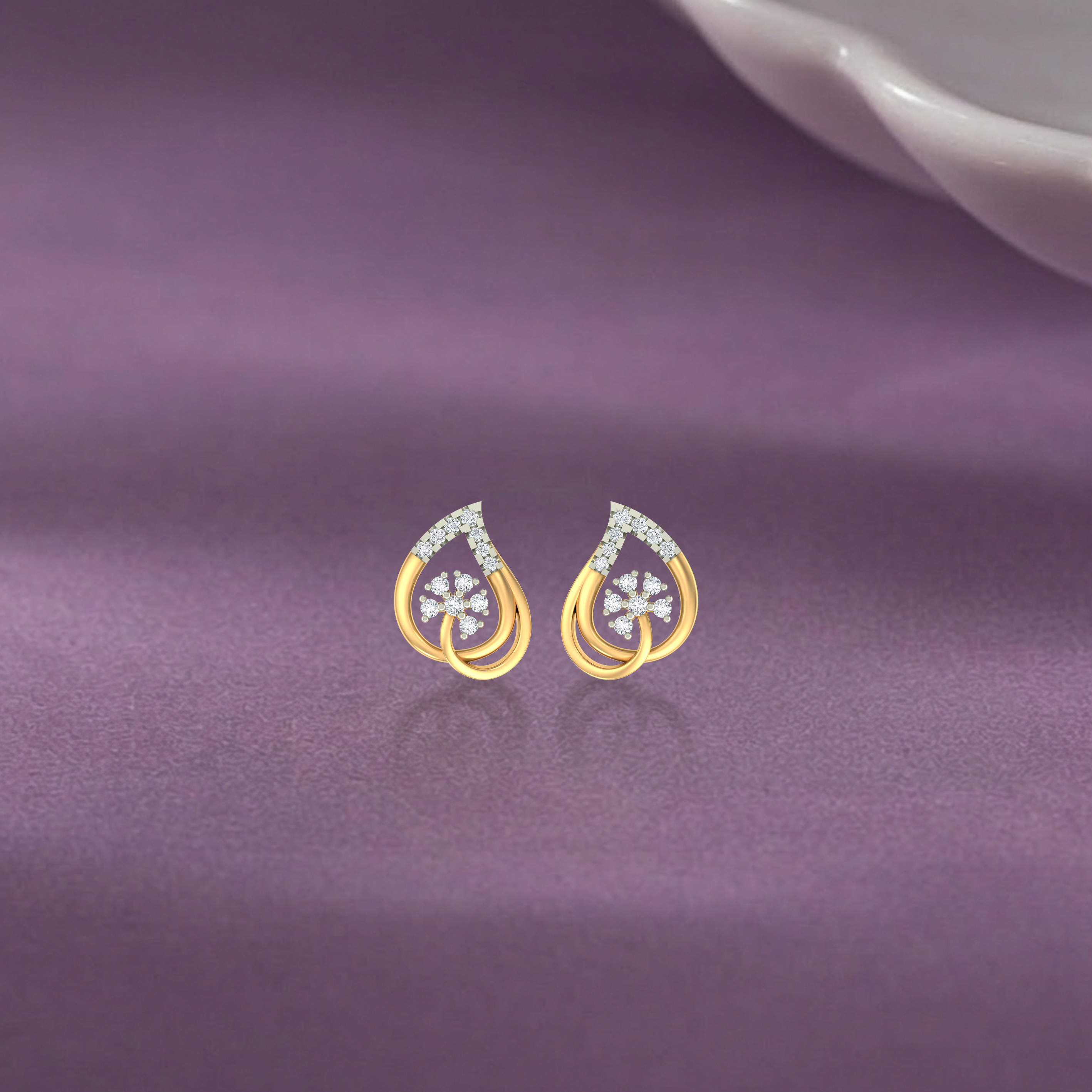 Yellow Gold Diamond Earring | under 40k 