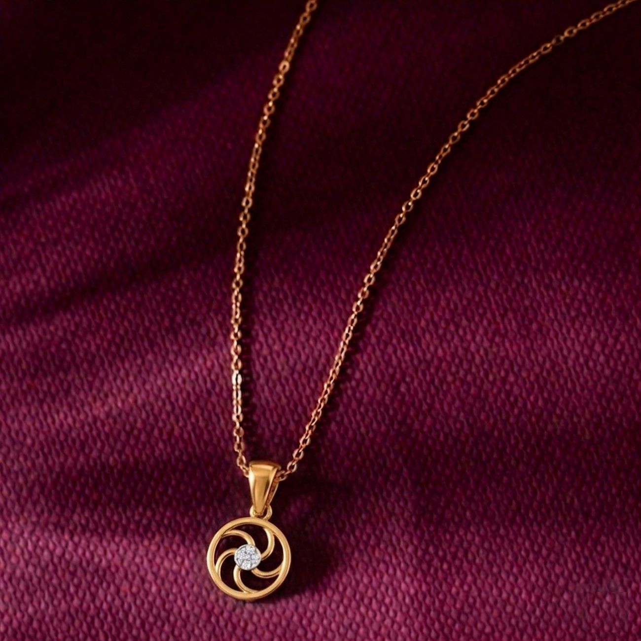 Refined diamond pendant with luxurious gold craftsmanship.