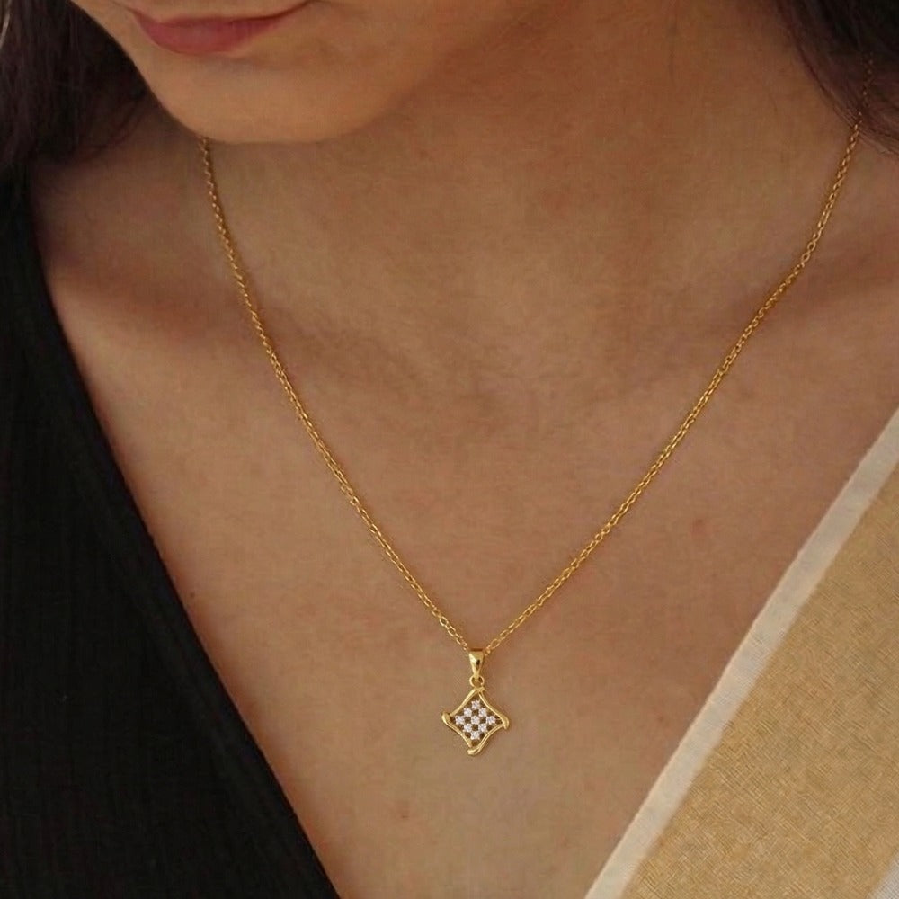 Gold & Diamond Minimal Pendant Set KRC40588
