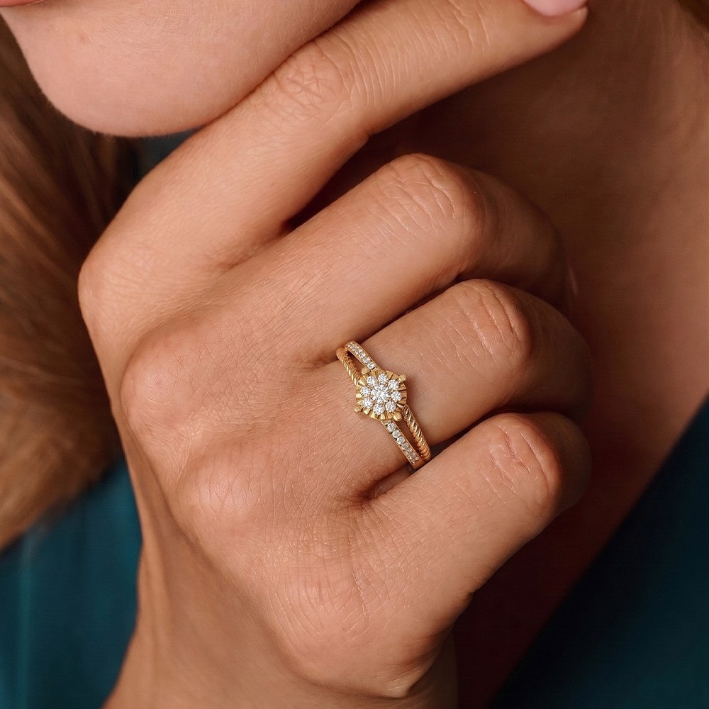 Gold & Diamond Cluster Ring For Women KRC10572