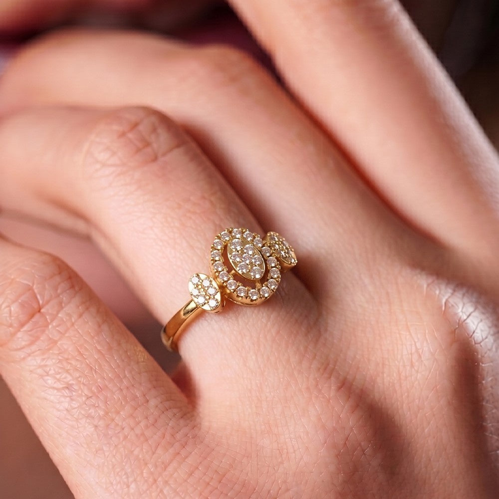 Gold & Diamond Halo Ring For Women KRC10602