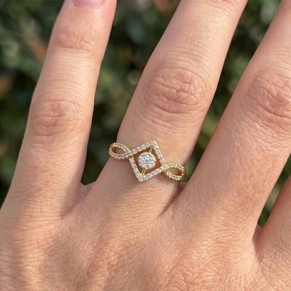 Gold & Diamond Engagement Ring For Women KRC10323